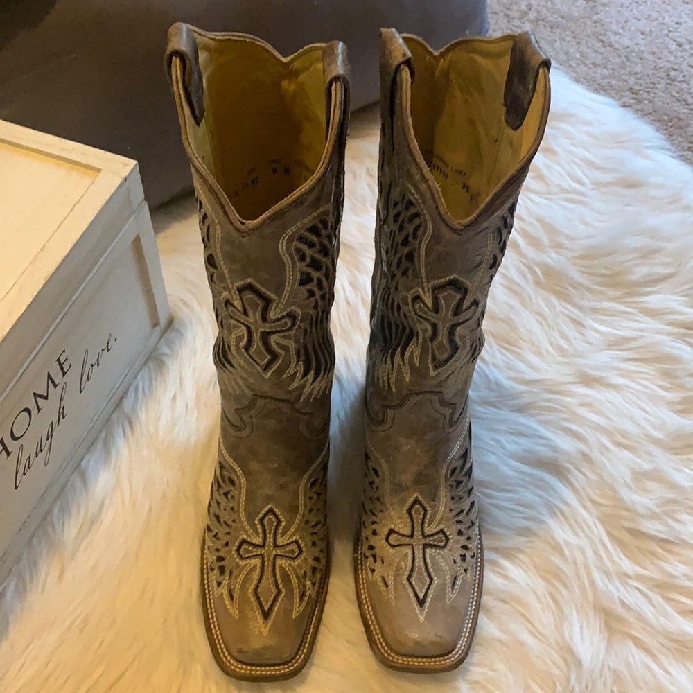 Corral cowboy boots with fashion square toe.